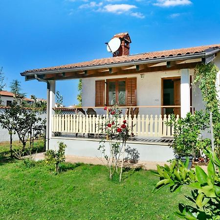 Adriatico Bungalow Porec Exterior photo