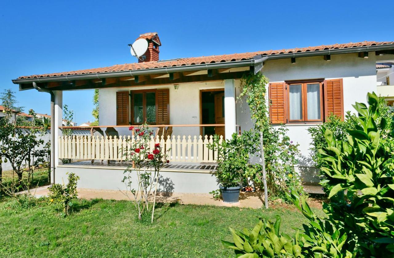 Adriatico Bungalow Porec Exterior photo