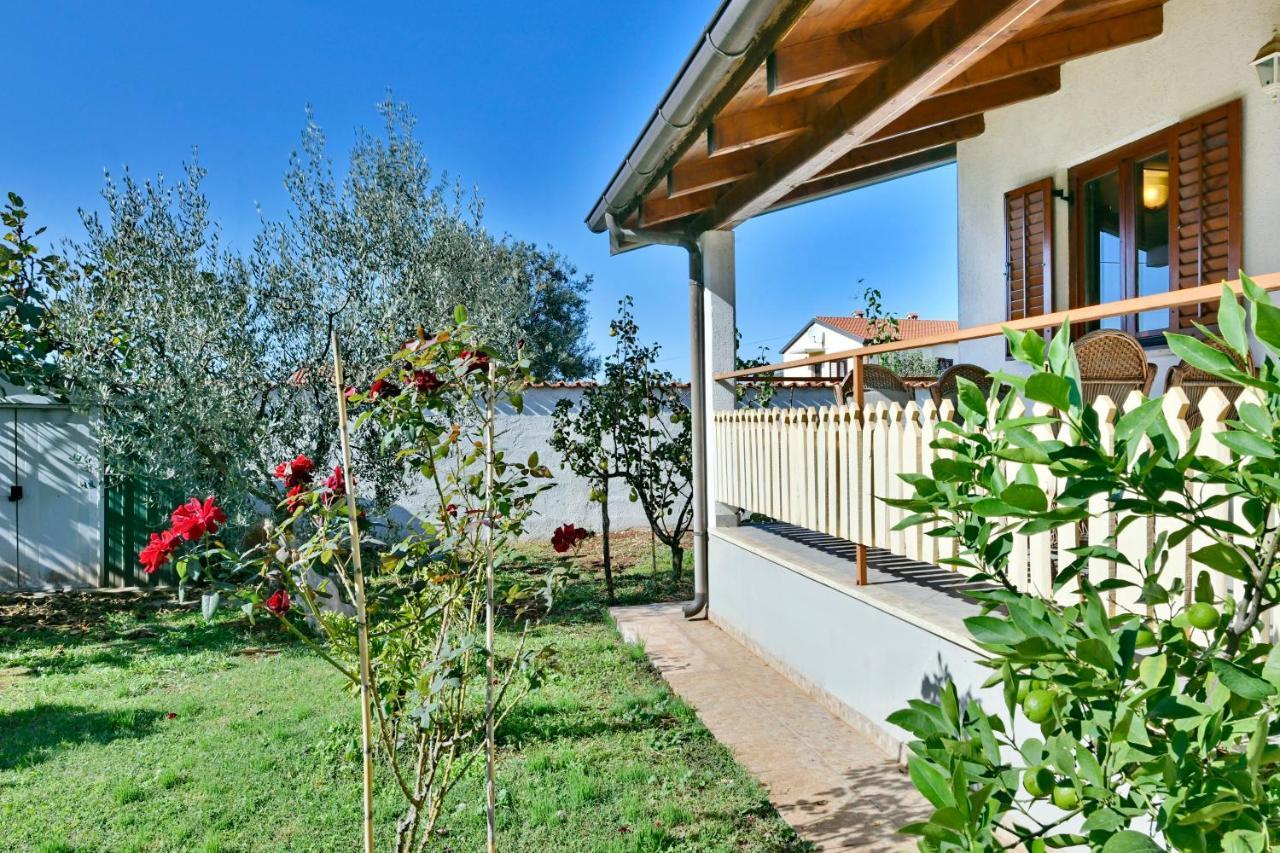 Adriatico Bungalow Porec Exterior photo
