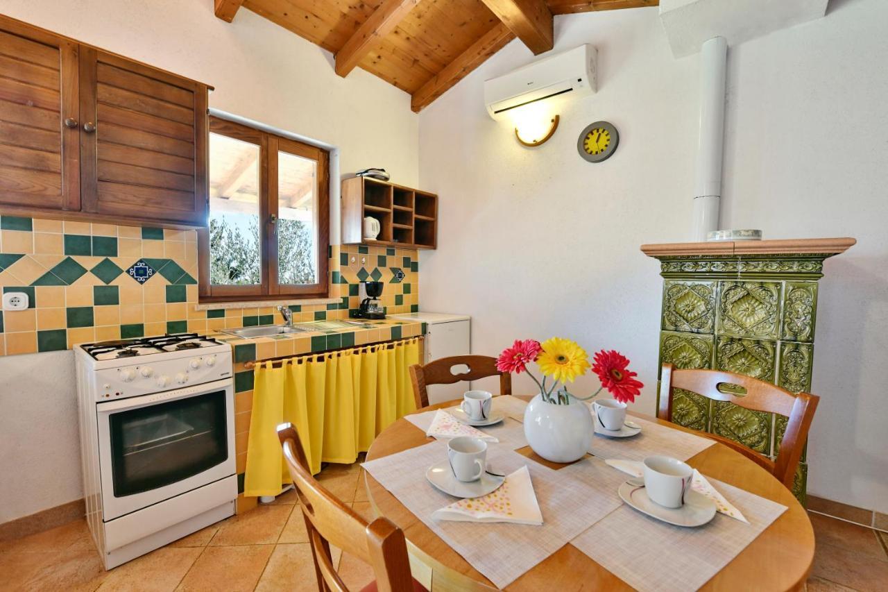 Adriatico Bungalow Porec Exterior photo