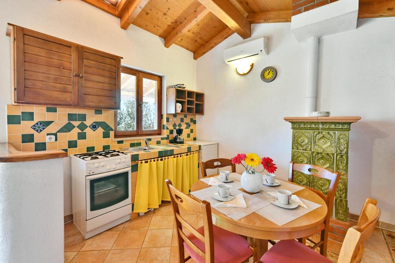 Adriatico Bungalow Porec Exterior photo